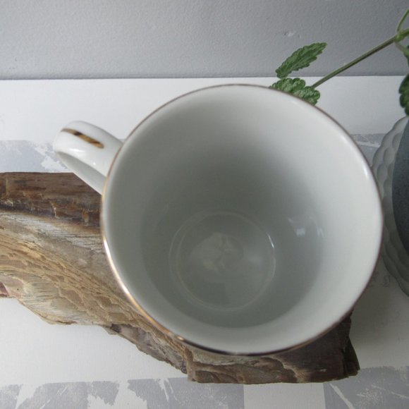 Porcelain Mug Norman Rockwell Collection "Dreams in The Antique Shop" - Picture 8 of 11